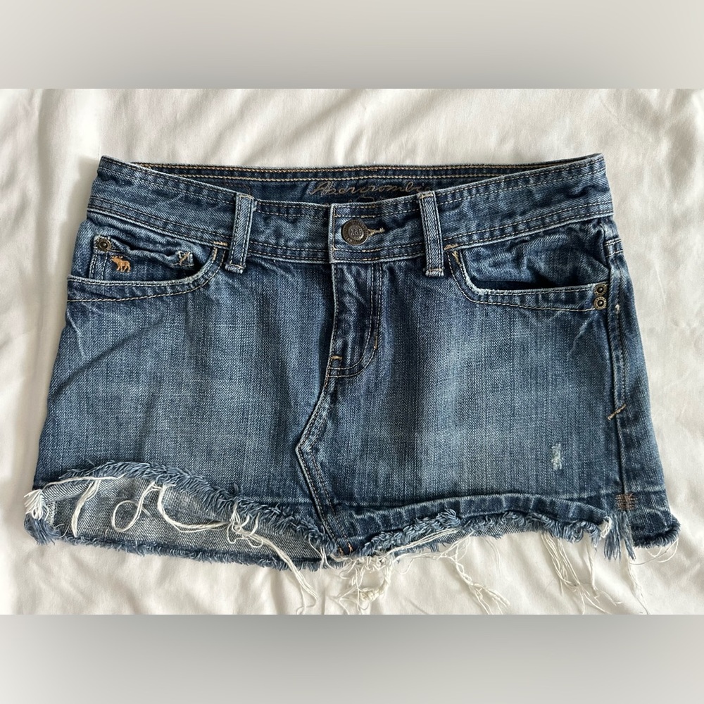 Abercrombie & Fitch Skirt Women's Size 0 Blue Distressed Denim Cut Off
